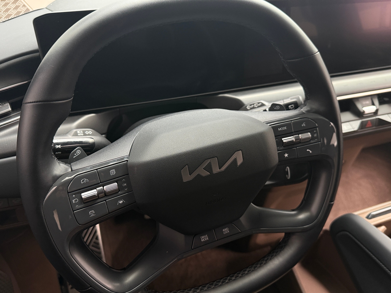 Thumbnail: 2024 Kia EV9 - 4