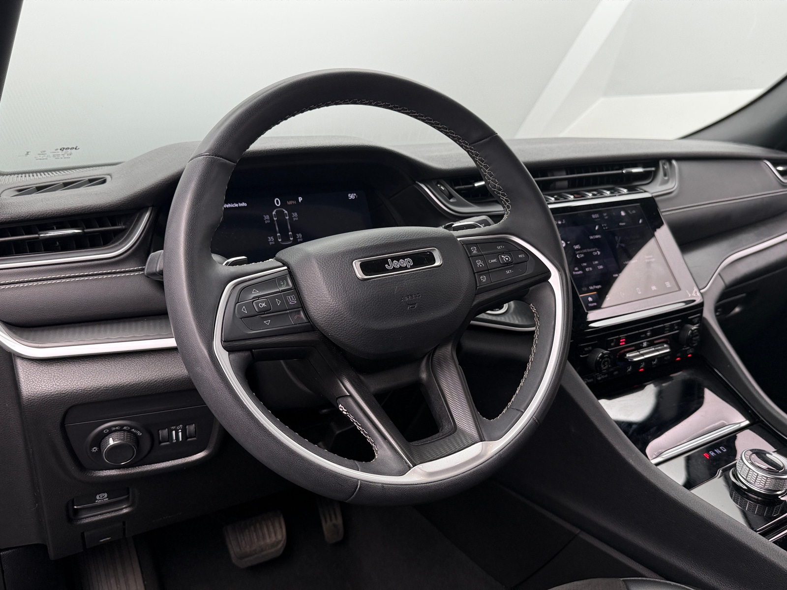 Thumbnail: 2023 Jeep Grand Cherokee L - 4