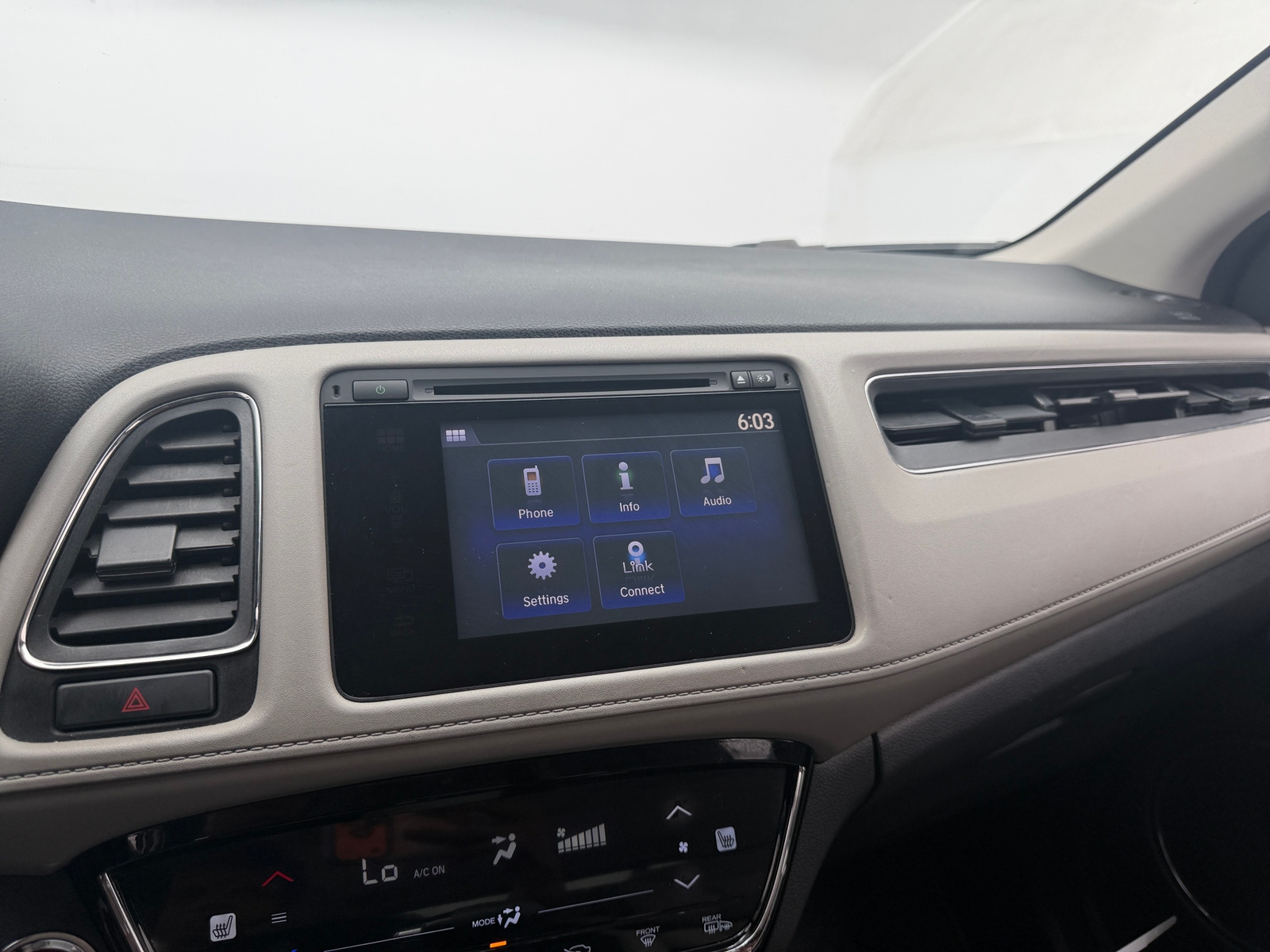 Thumbnail: 2016 Honda HR-V - 4