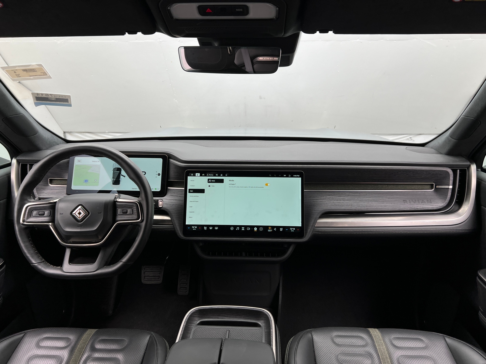 Thumbnail: 2025 Rivian R1S - 2