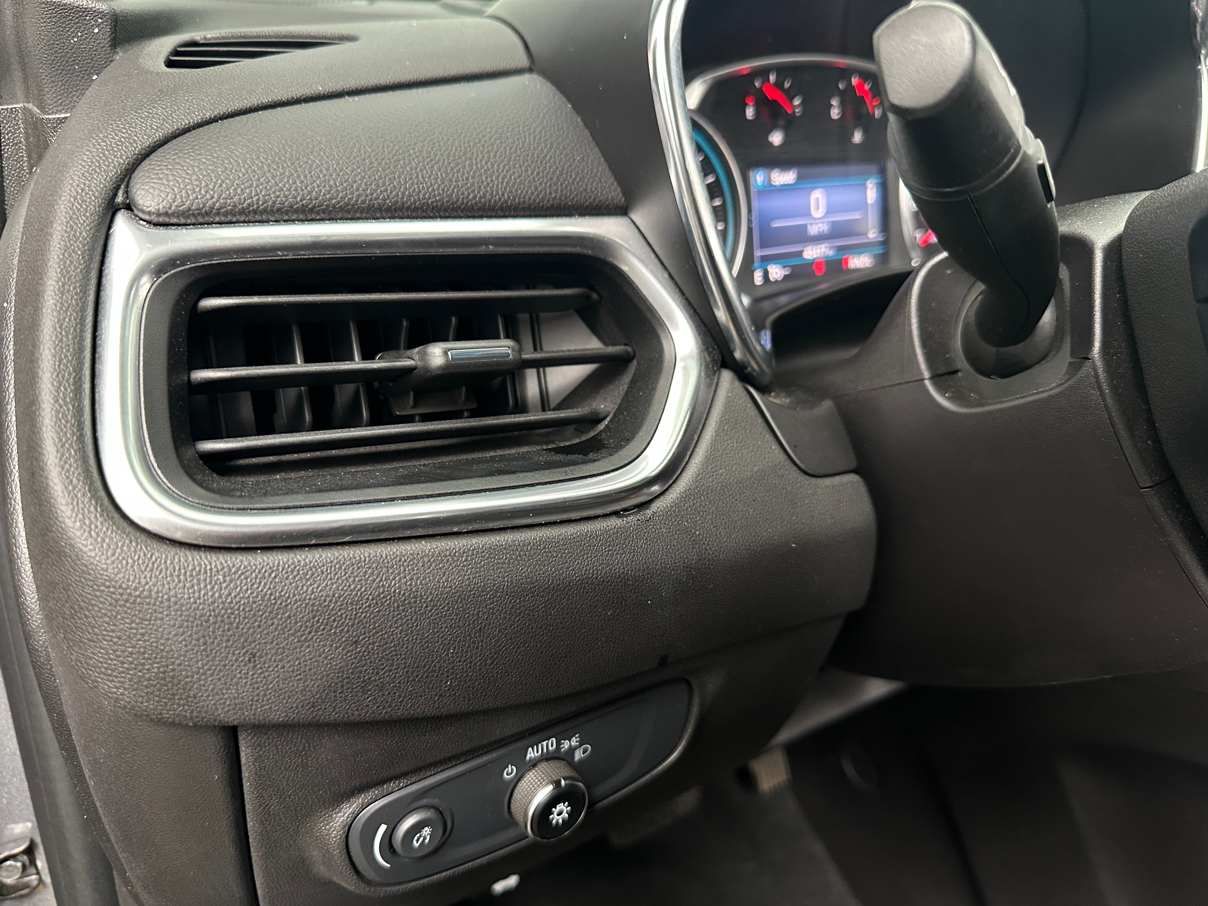 2024 Chevrolet Equinox LT - Photo 13