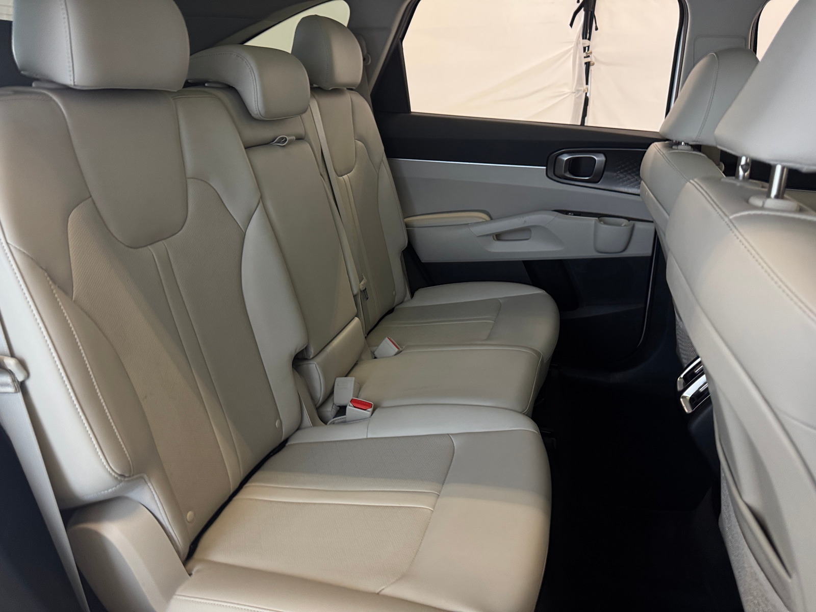 Thumbnail: 2023 Kia Sorento - 5