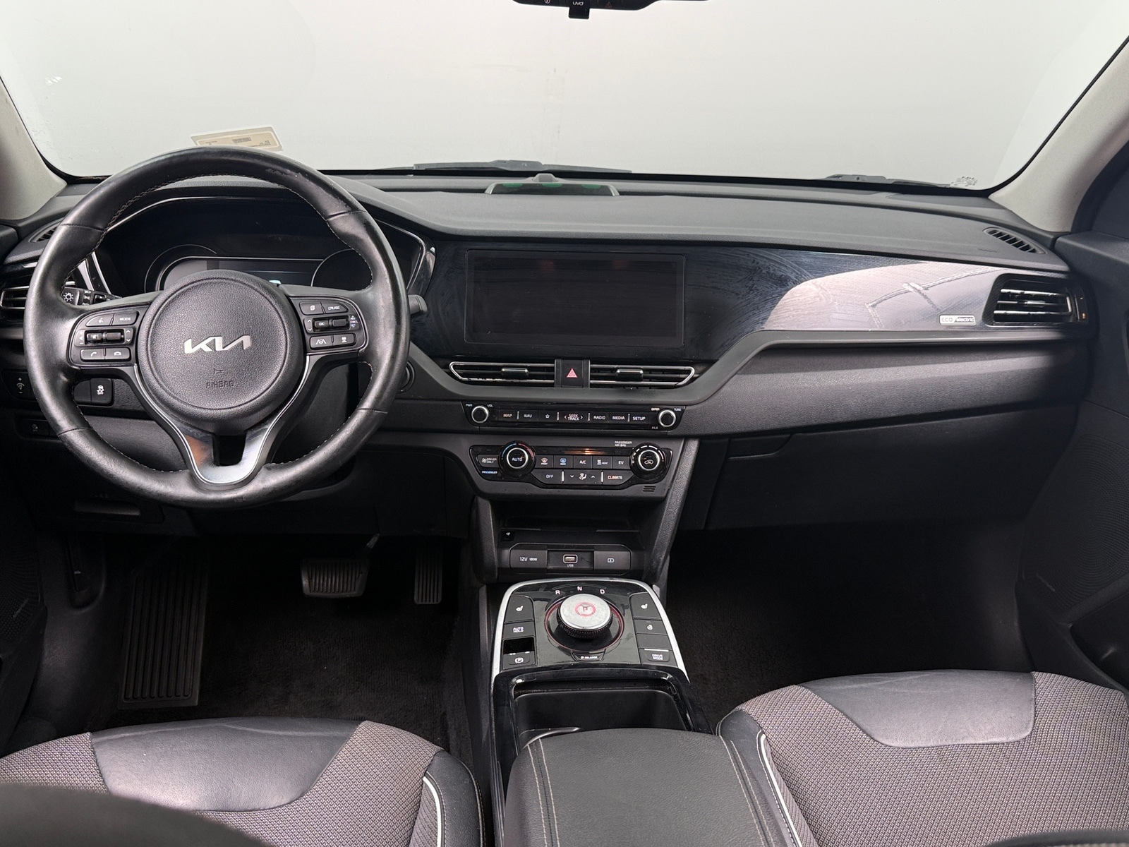 Thumbnail: 2022 Kia Niro - 2