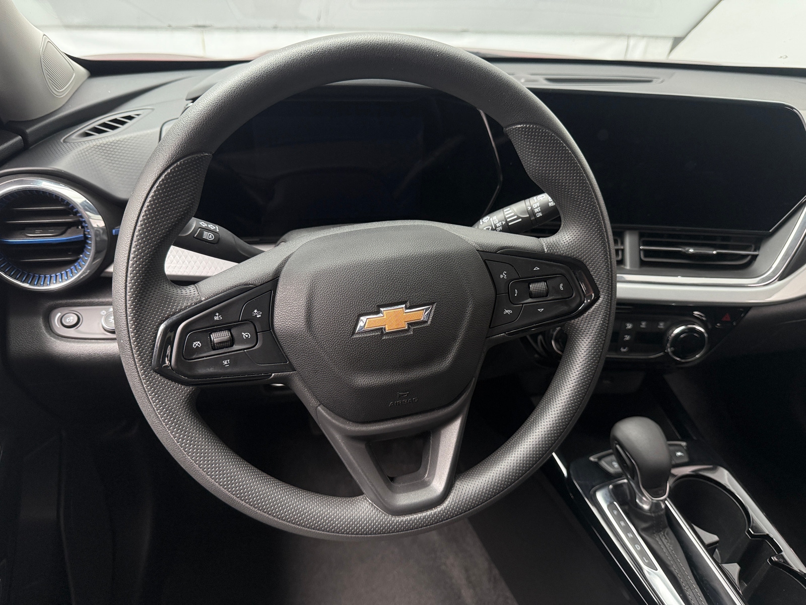 Thumbnail: 2025 Chevrolet Trax - 4
