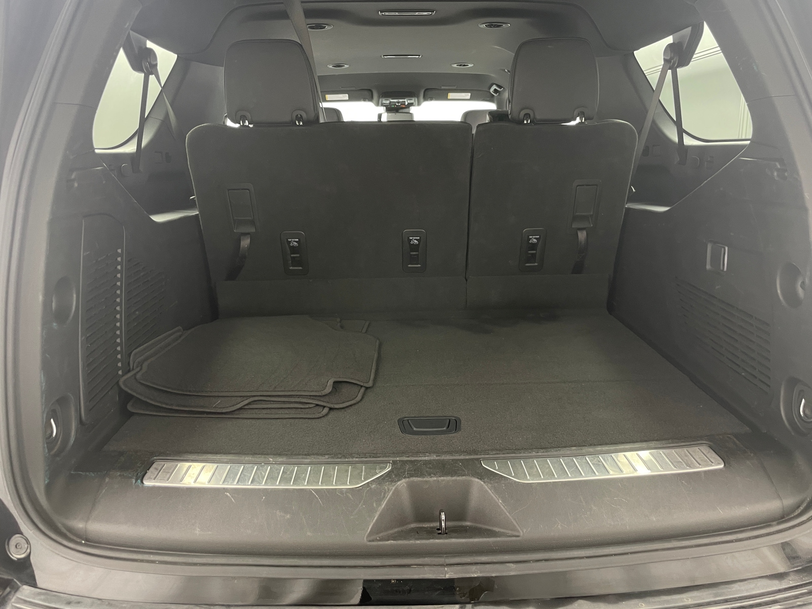 Thumbnail: 2026 Chevrolet Suburban - 6