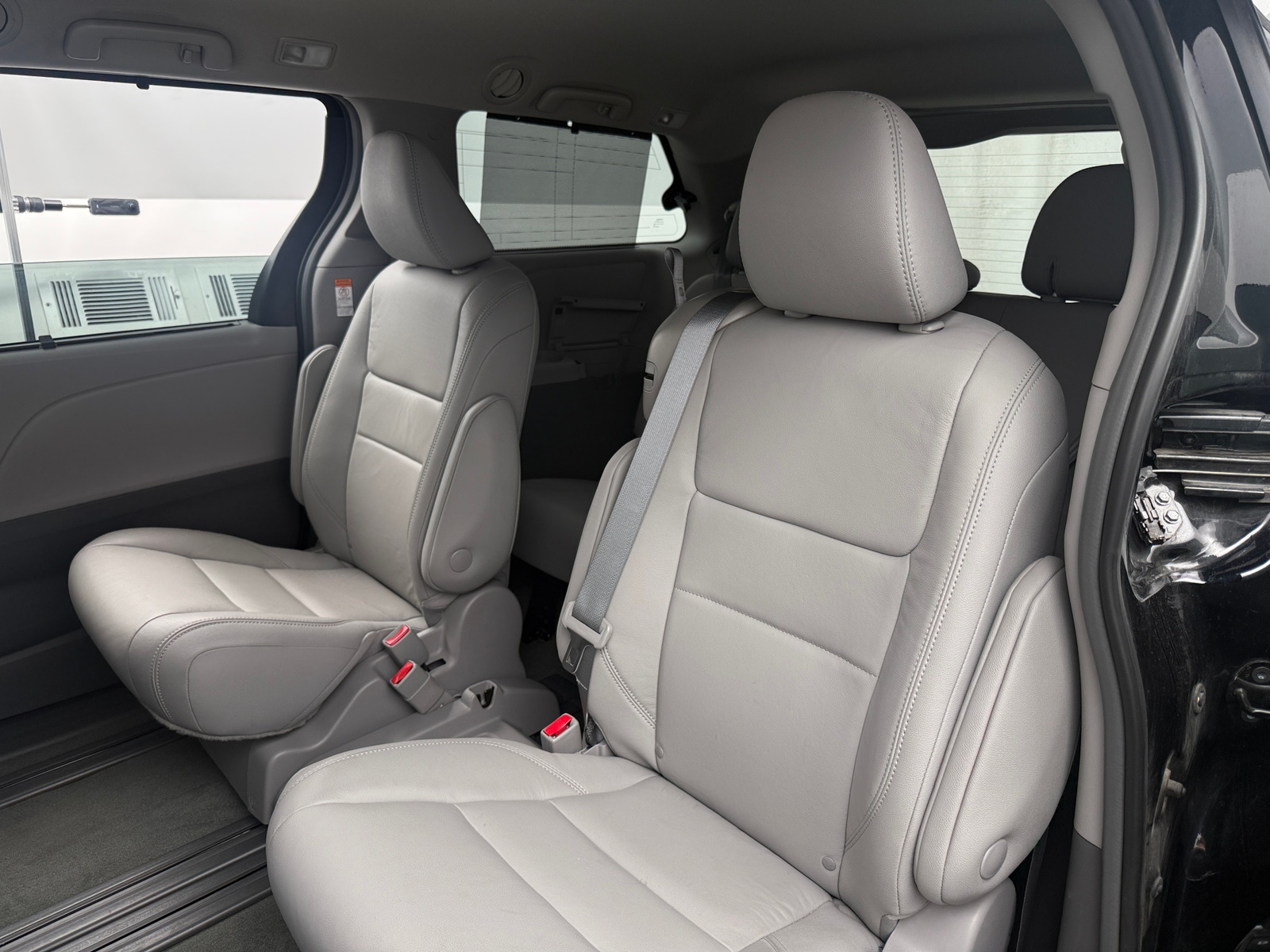 Thumbnail: 2018 Toyota Sienna - 5