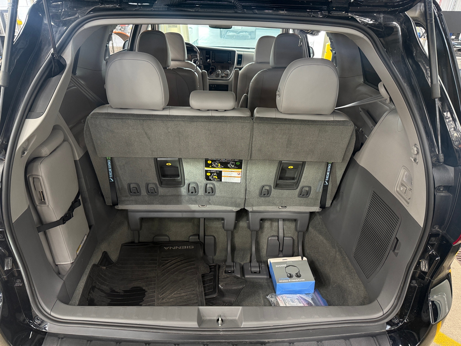 Thumbnail: 2018 Toyota Sienna - 6