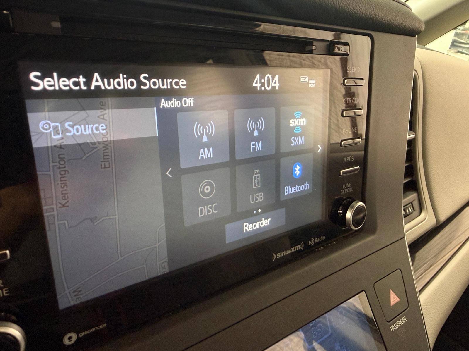 Thumbnail: 2018 Toyota Sienna - 3