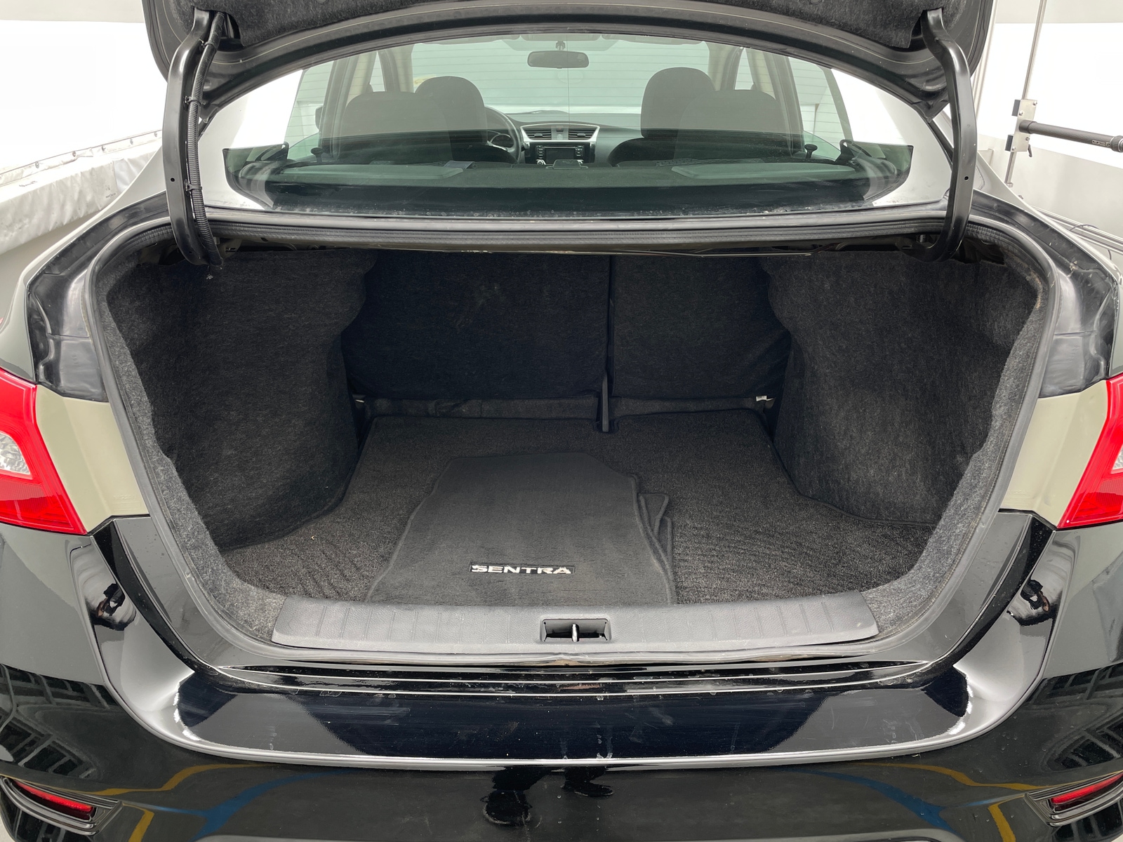 Thumbnail: 2016 Nissan Sentra - 7