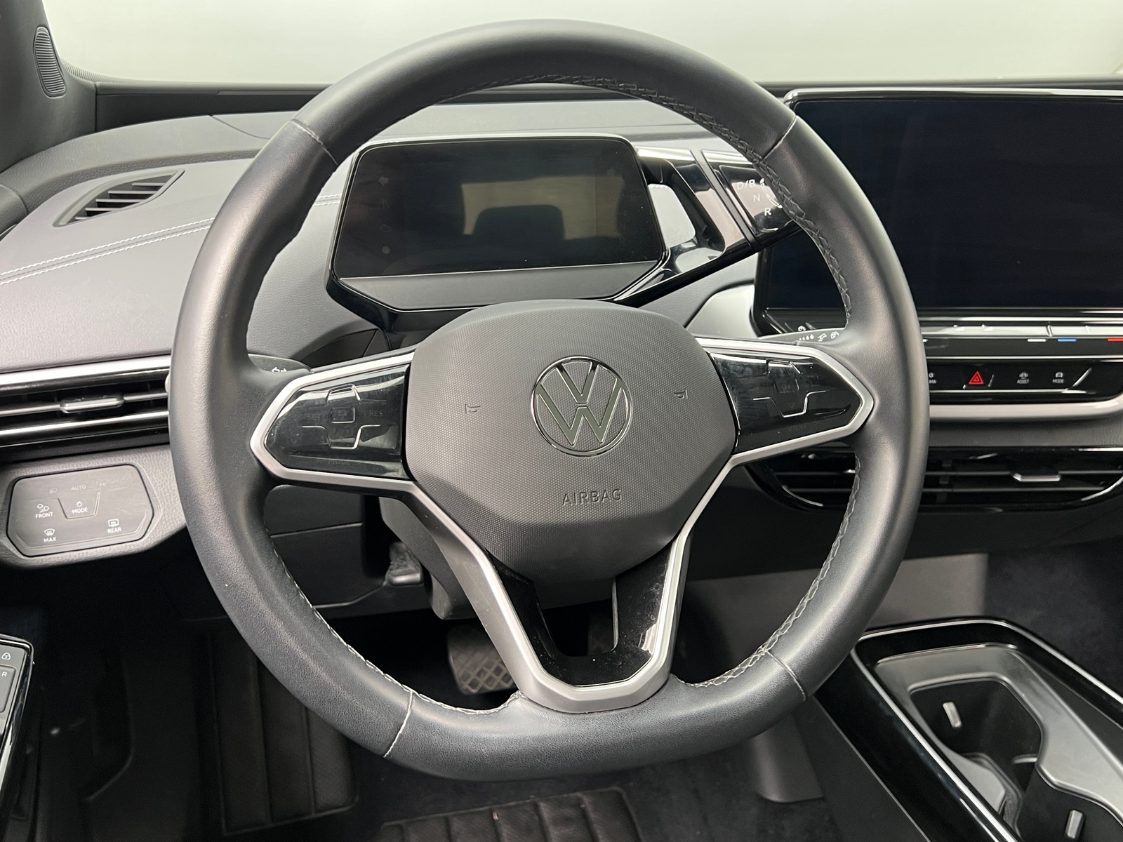 Thumbnail: 2023 Volkswagen ID.4 - 4