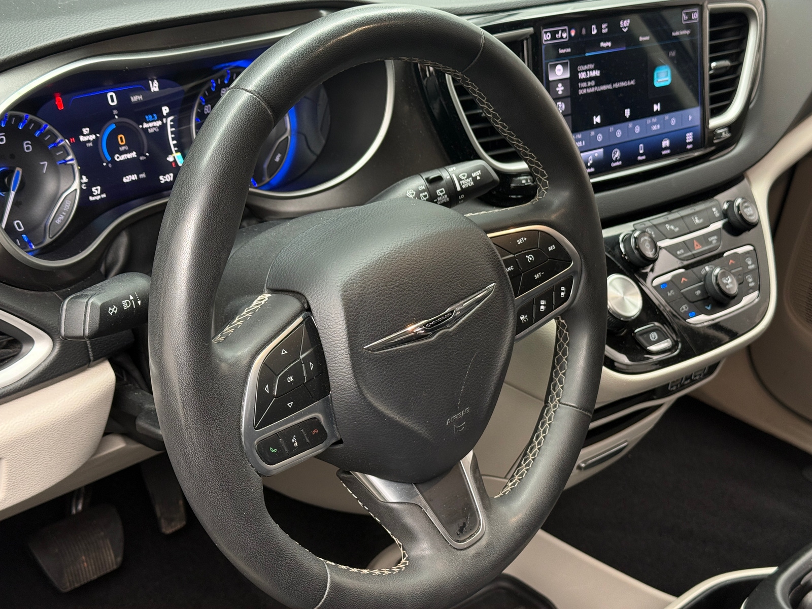 Thumbnail: 2024 Chrysler Pacifica - 4