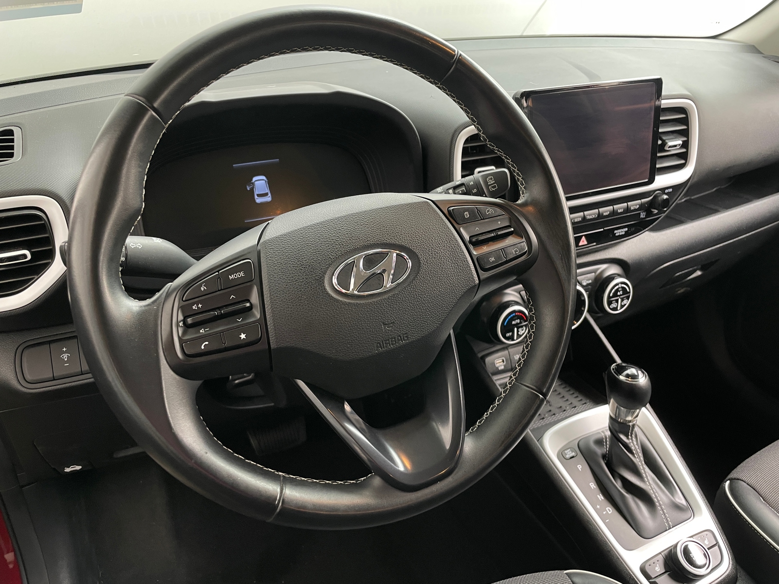 Thumbnail: 2023 Hyundai Venue - 4