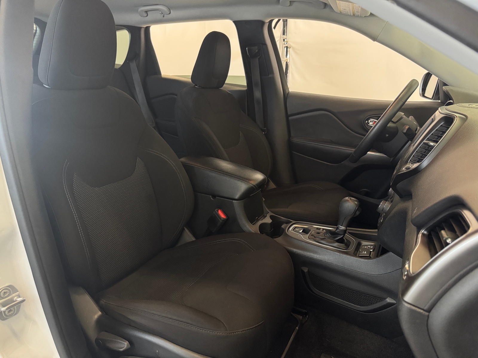 Thumbnail: 2019 Jeep Cherokee - 2