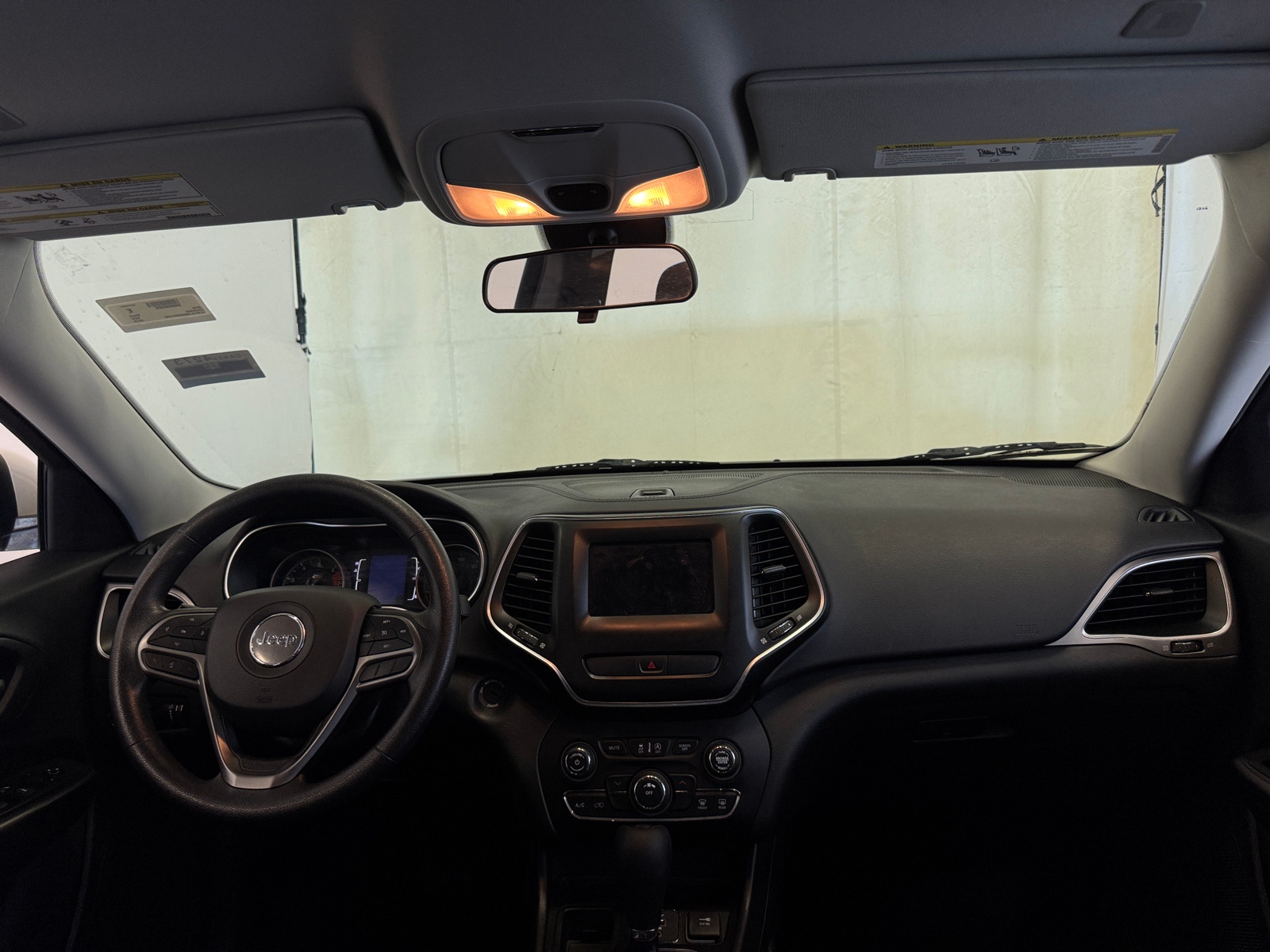 Thumbnail: 2019 Jeep Cherokee - 3