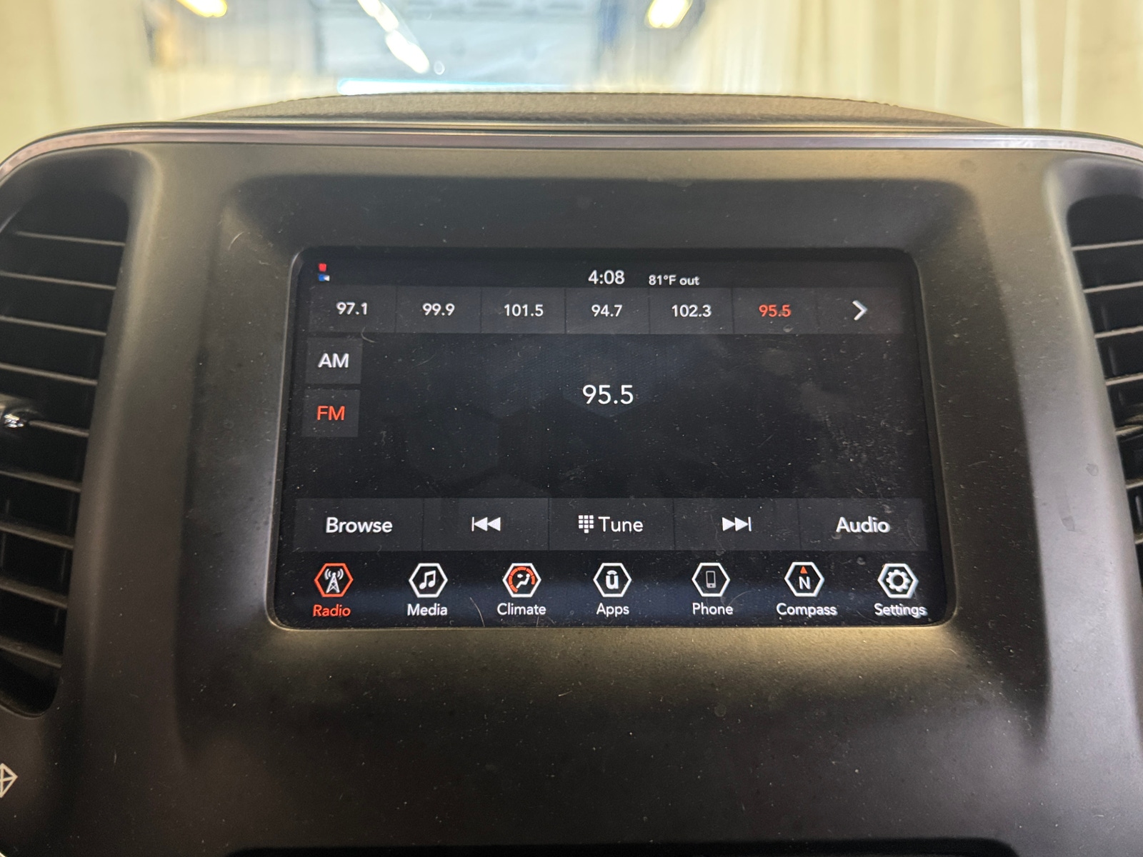 Thumbnail: 2019 Jeep Cherokee - 4