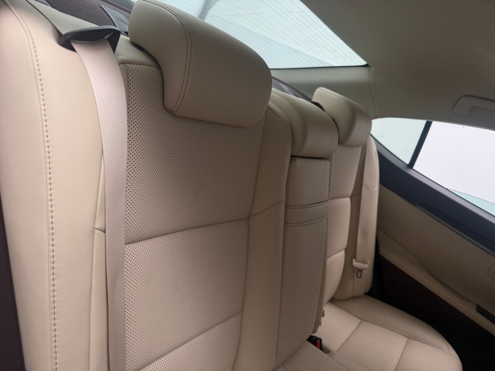 Thumbnail: 2017 Lexus ES - 6