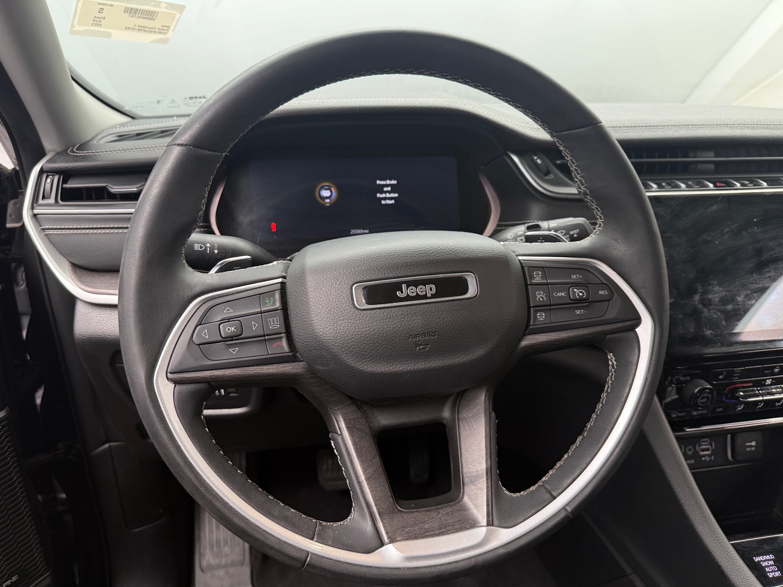 Thumbnail: 2023 Jeep Grand Cherokee L - 4