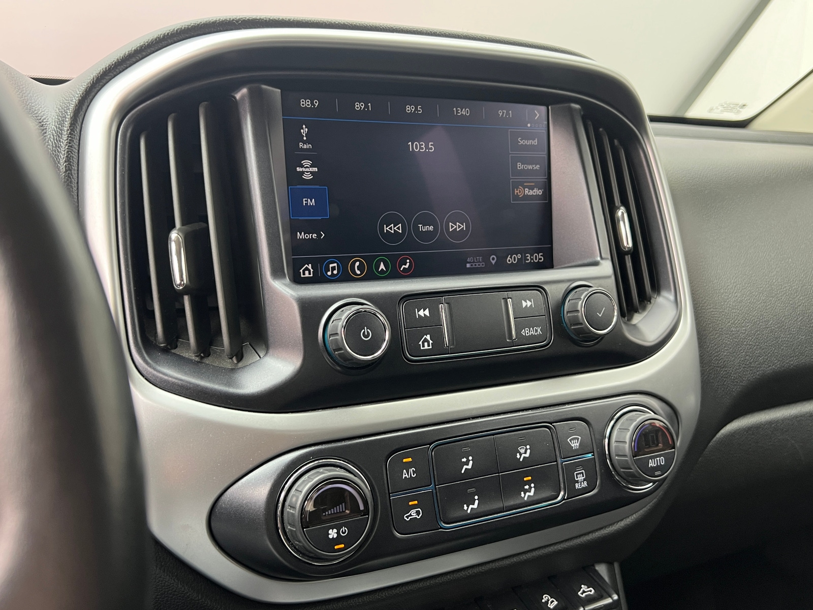 Thumbnail: 2020 Chevrolet Colorado - 3