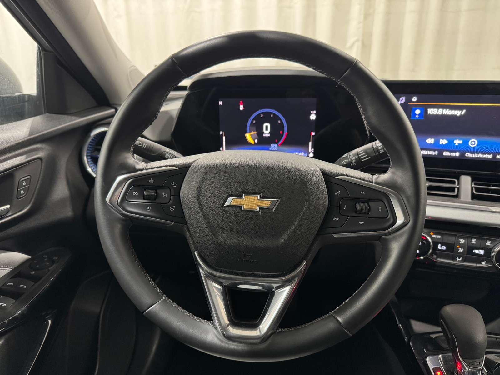 Thumbnail: 2025 Chevrolet Trax - 4