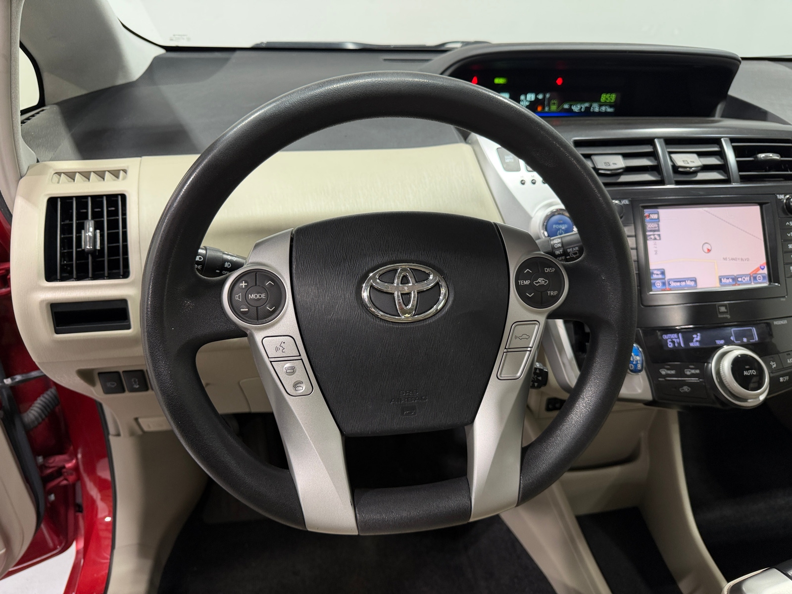 Thumbnail: 2012 Toyota Prius v - 4