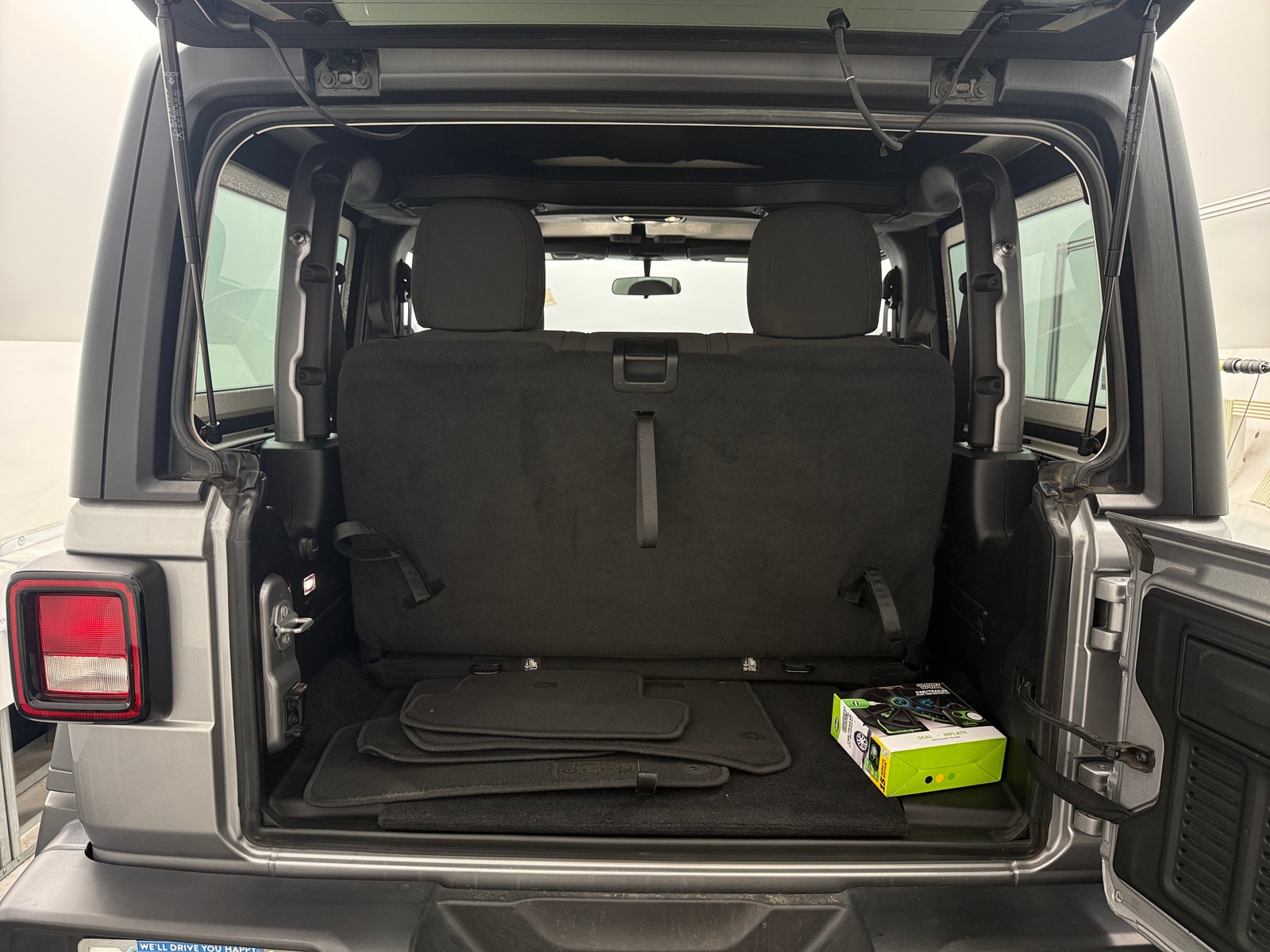 Thumbnail: 2021 Jeep Wrangler - 7