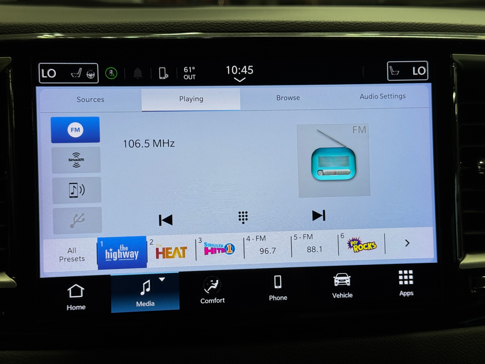 Thumbnail: 2024 Chrysler Pacifica - 3