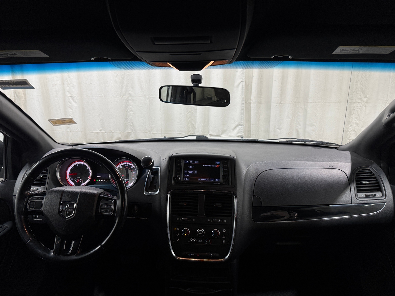 Thumbnail: 2019 Dodge Grand Caravan - 3