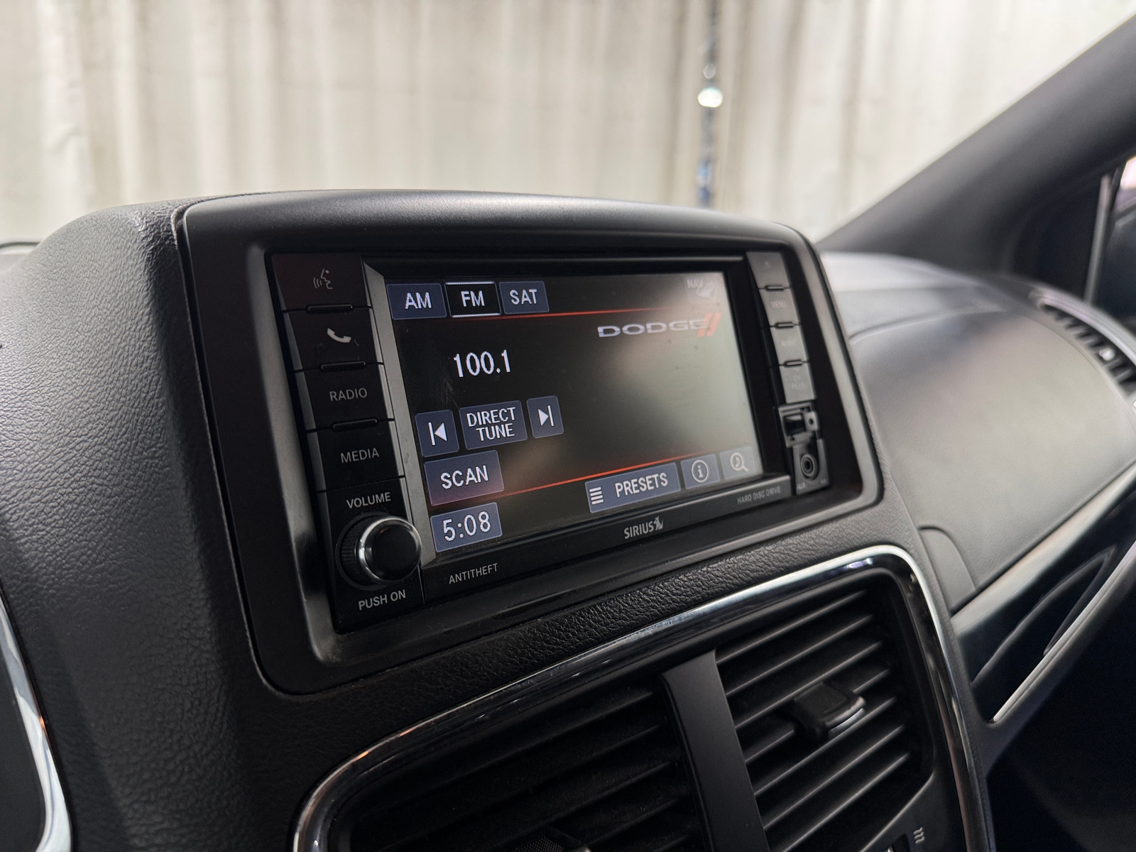 Thumbnail: 2019 Dodge Grand Caravan - 4