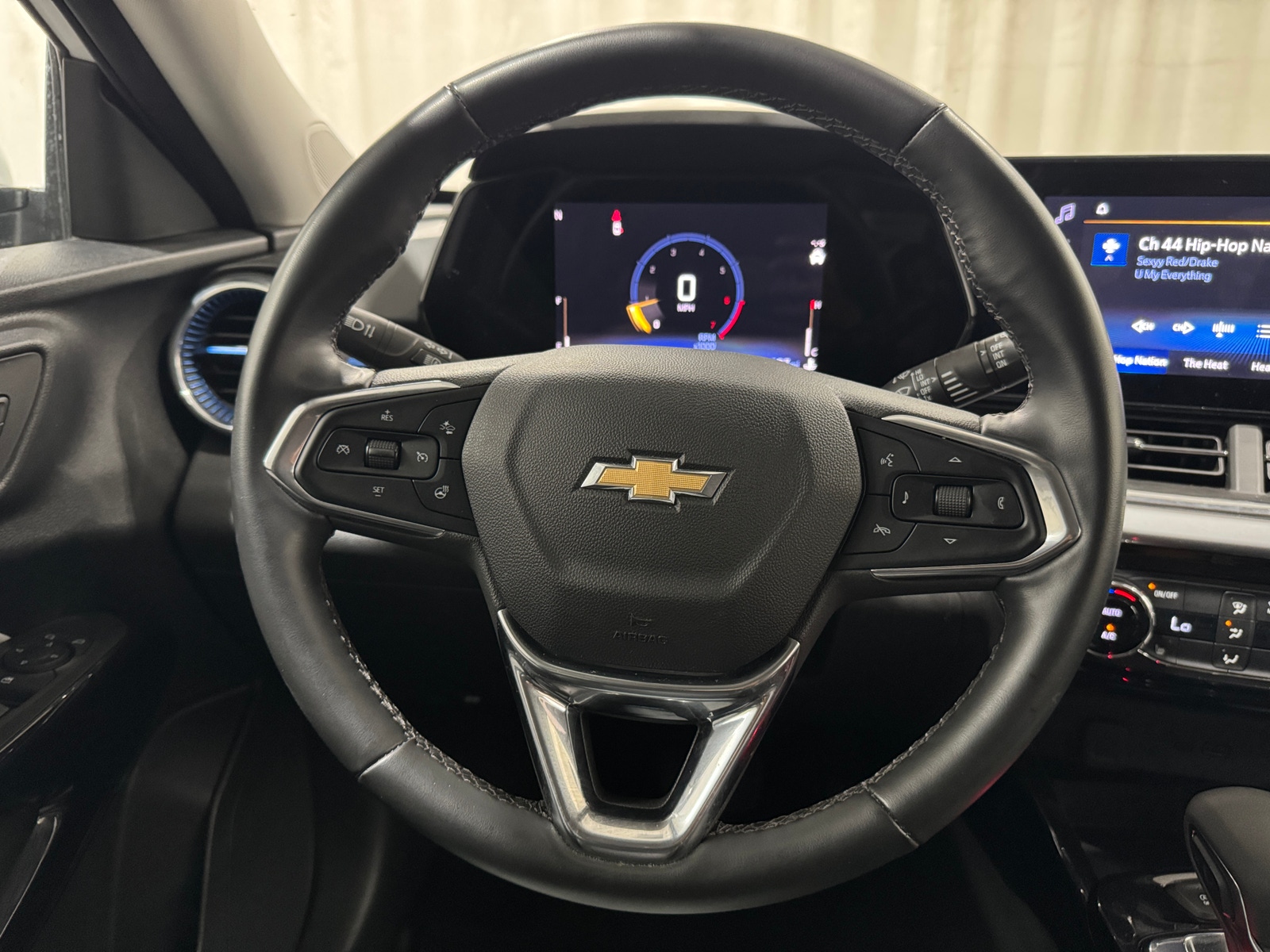 Thumbnail: 2025 Chevrolet Trax - 4