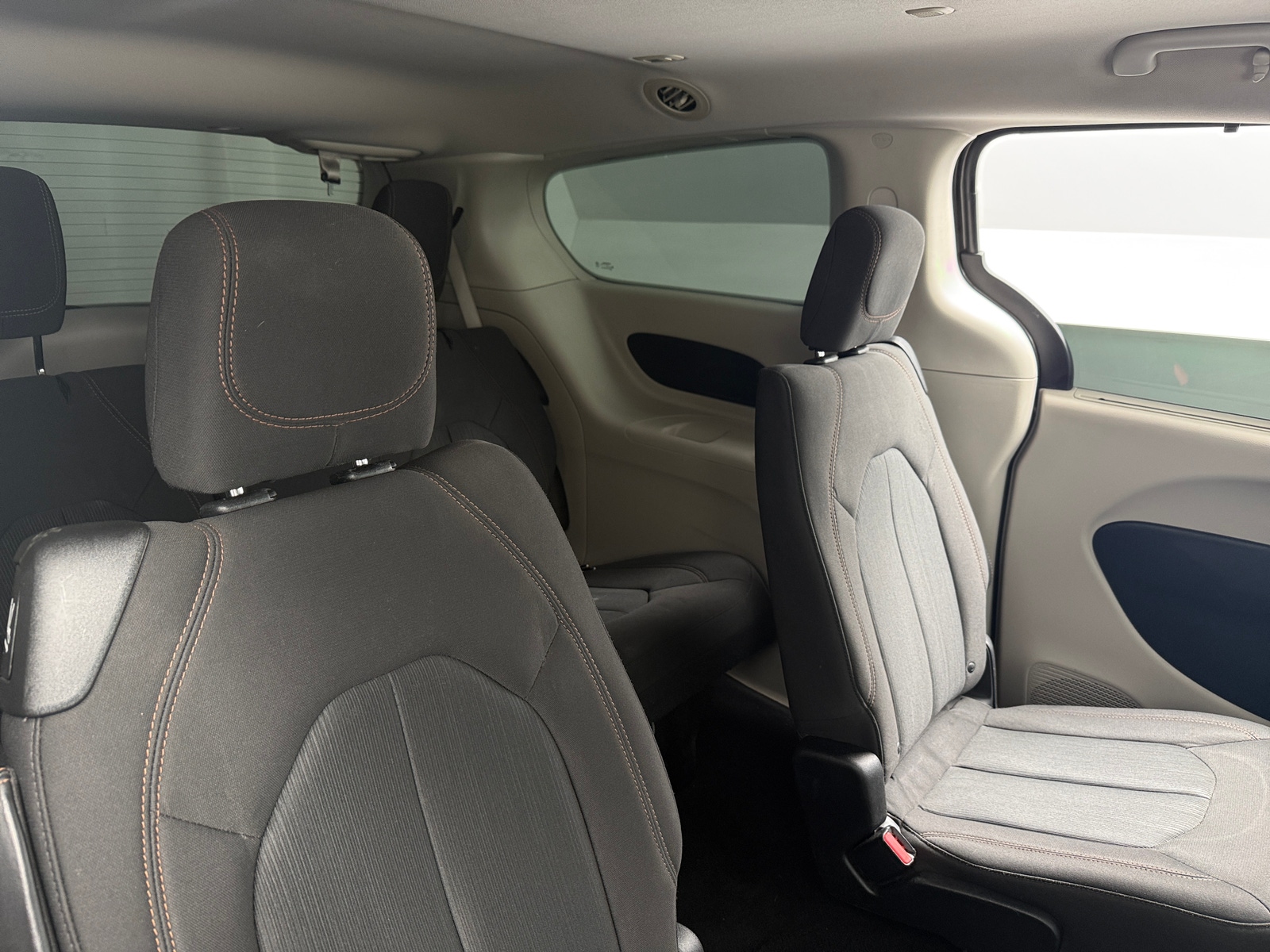 Thumbnail: 2018 Chrysler Pacifica - 6