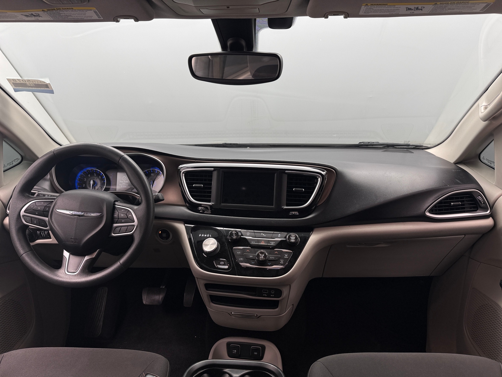 Thumbnail: 2018 Chrysler Pacifica - 3
