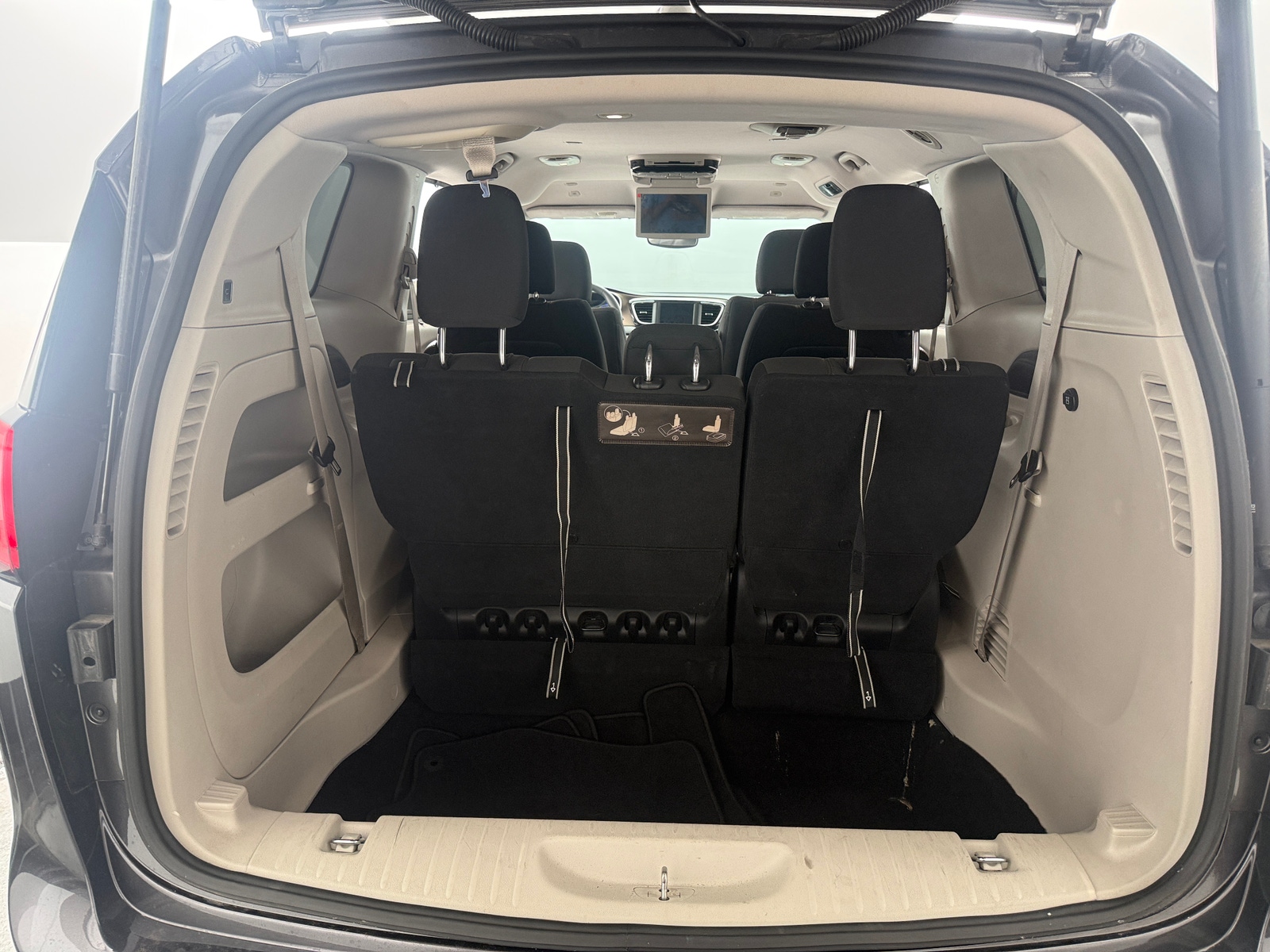 Thumbnail: 2018 Chrysler Pacifica - 7