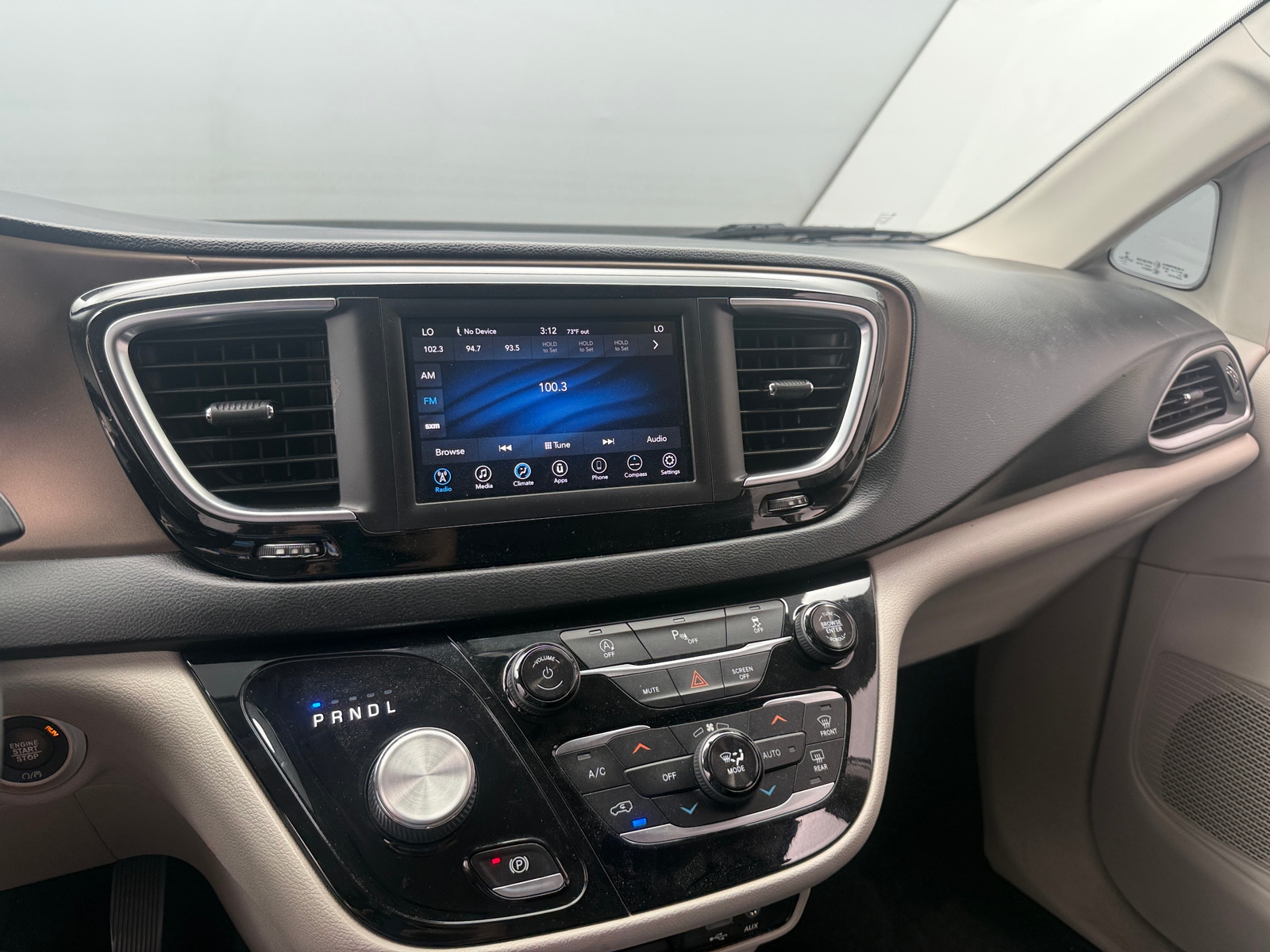 Thumbnail: 2018 Chrysler Pacifica - 4