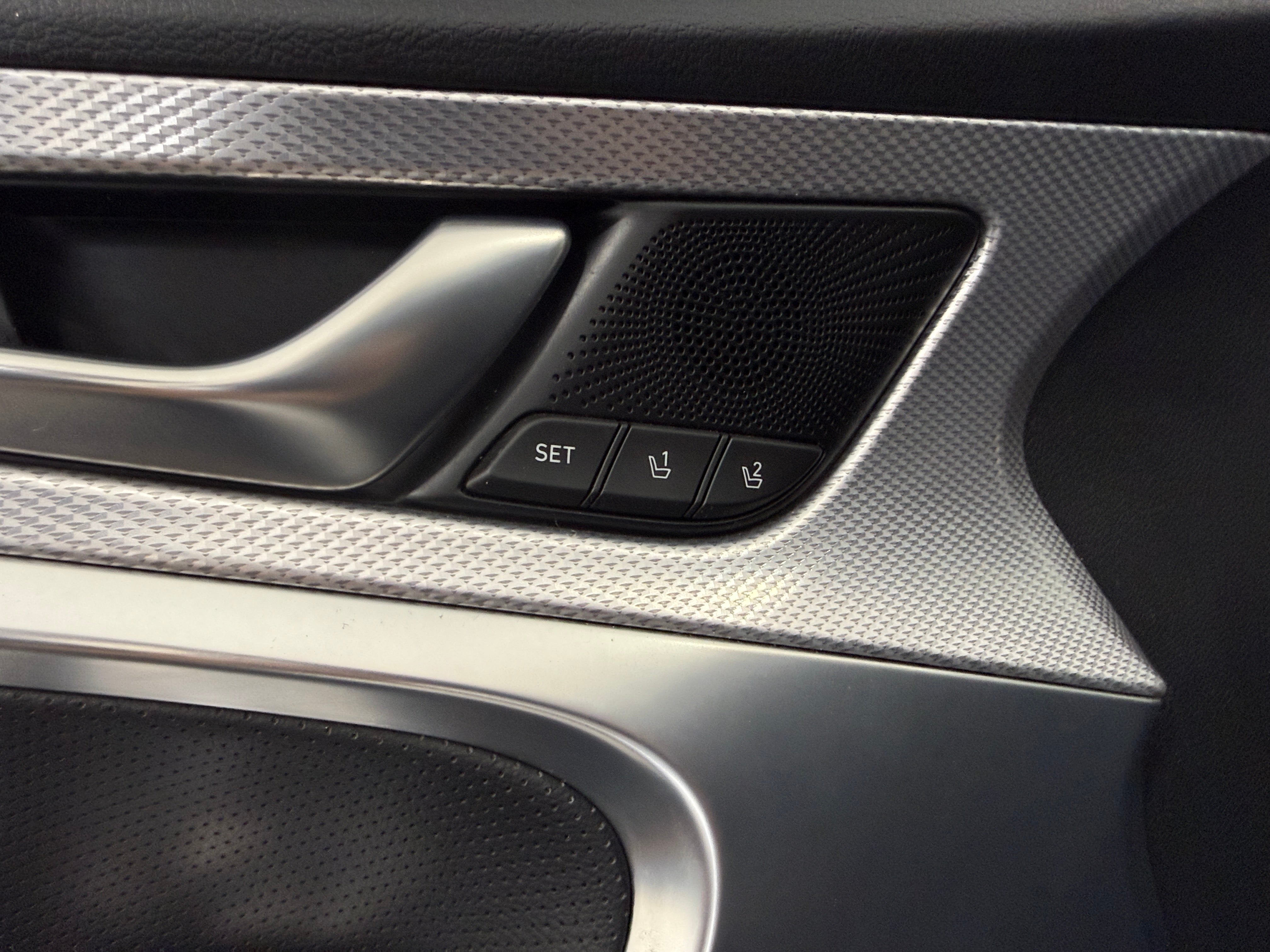 2022 GENESIS G70 Standard - Photo 12