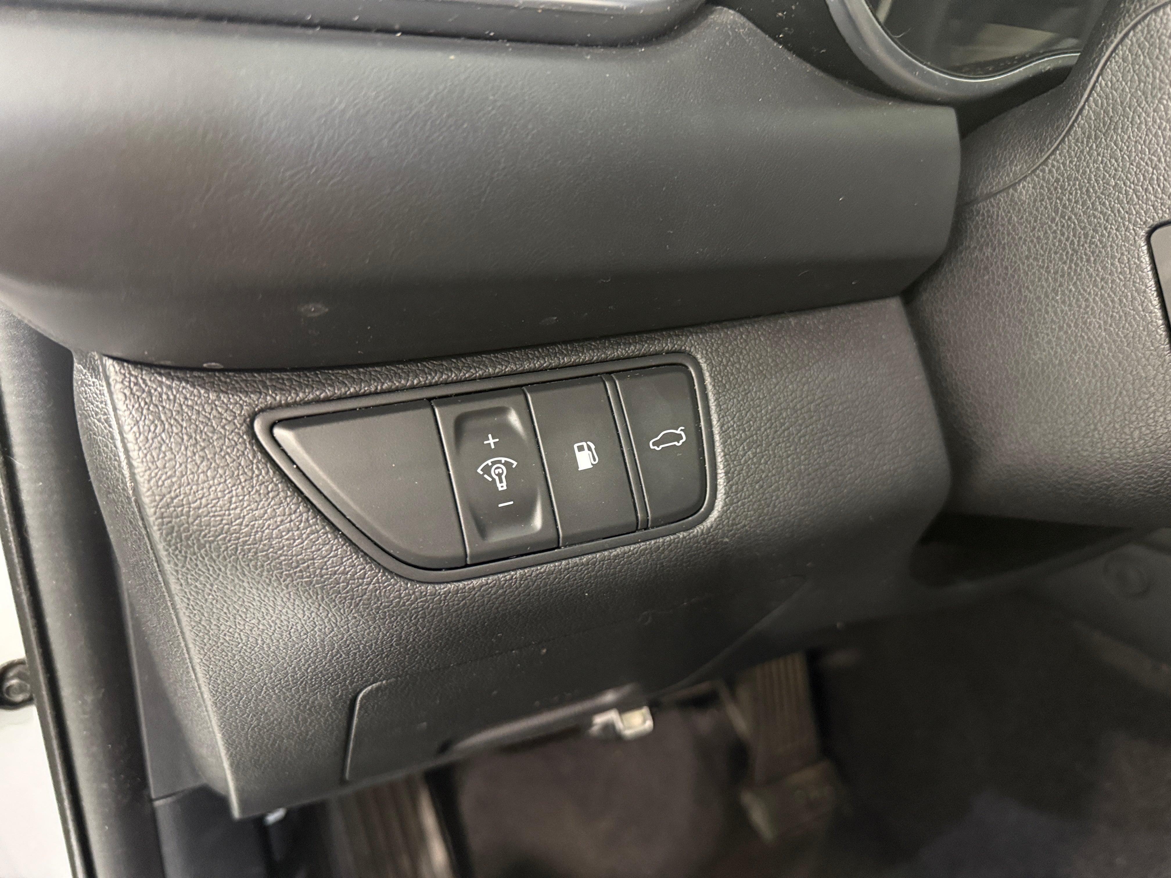 2022 GENESIS G70 Standard - Photo 5