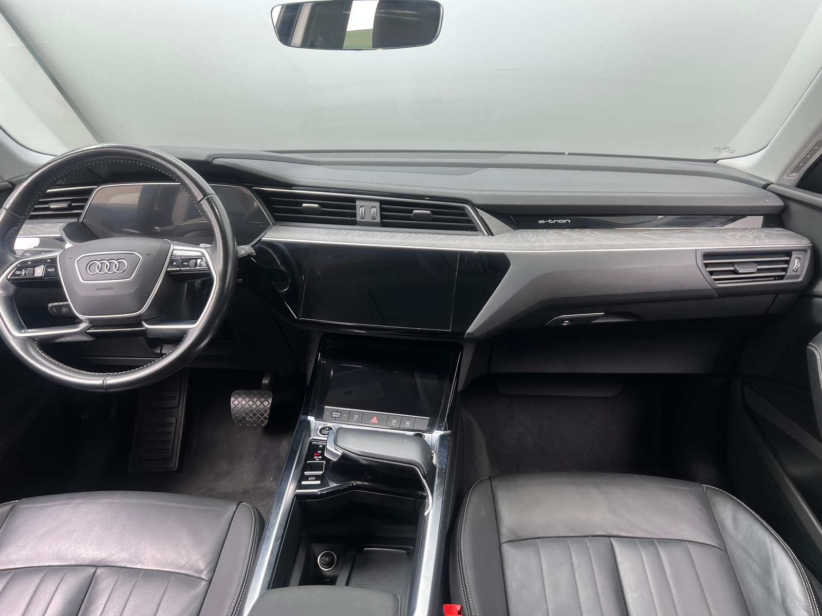 Thumbnail: 2021 Audi e-tron - 2