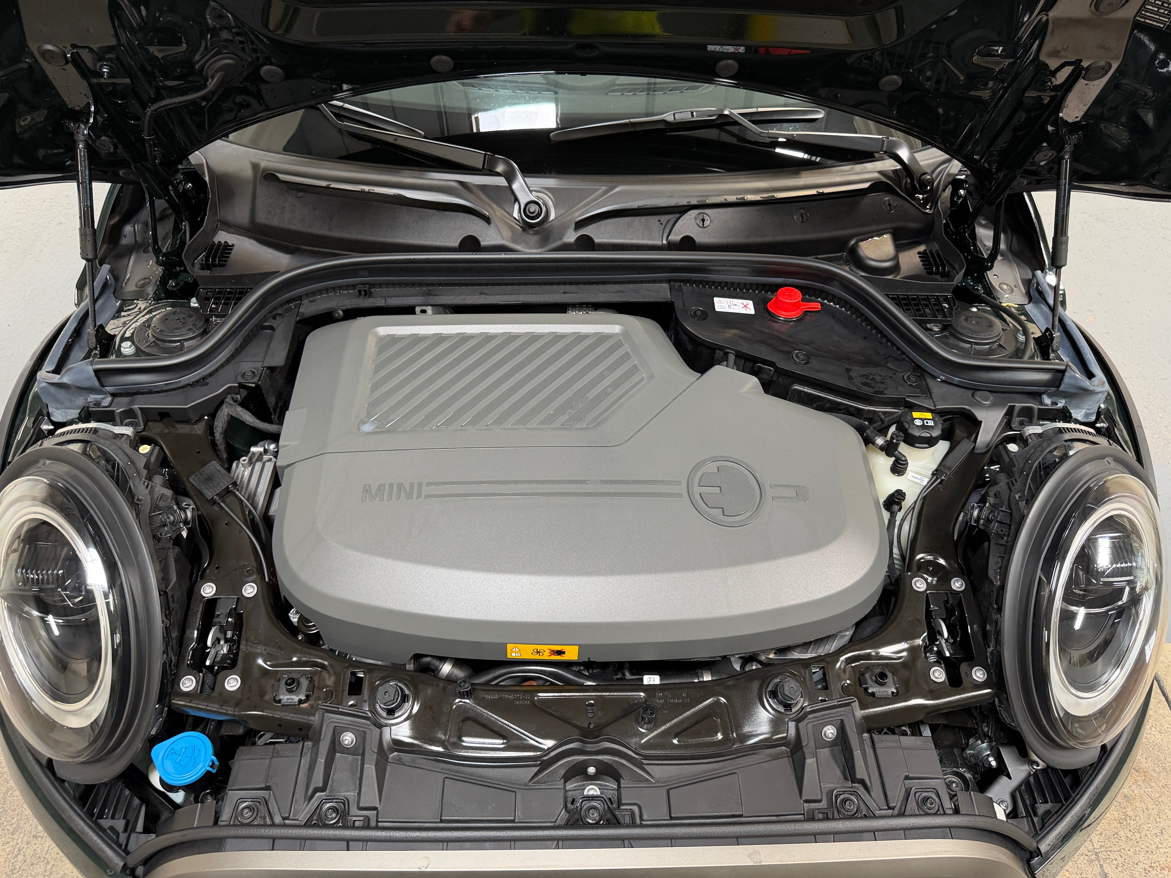 2023 MINI Hardtop 2 Door SE