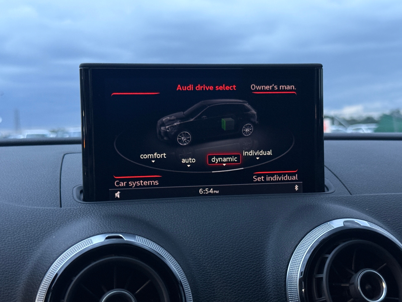 Thumbnail: 2016 Audi A3 e-tron - 4