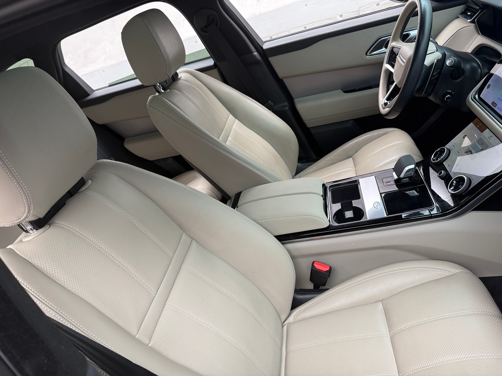 Thumbnail: 2023 Land Rover Range Rover Velar - 2
