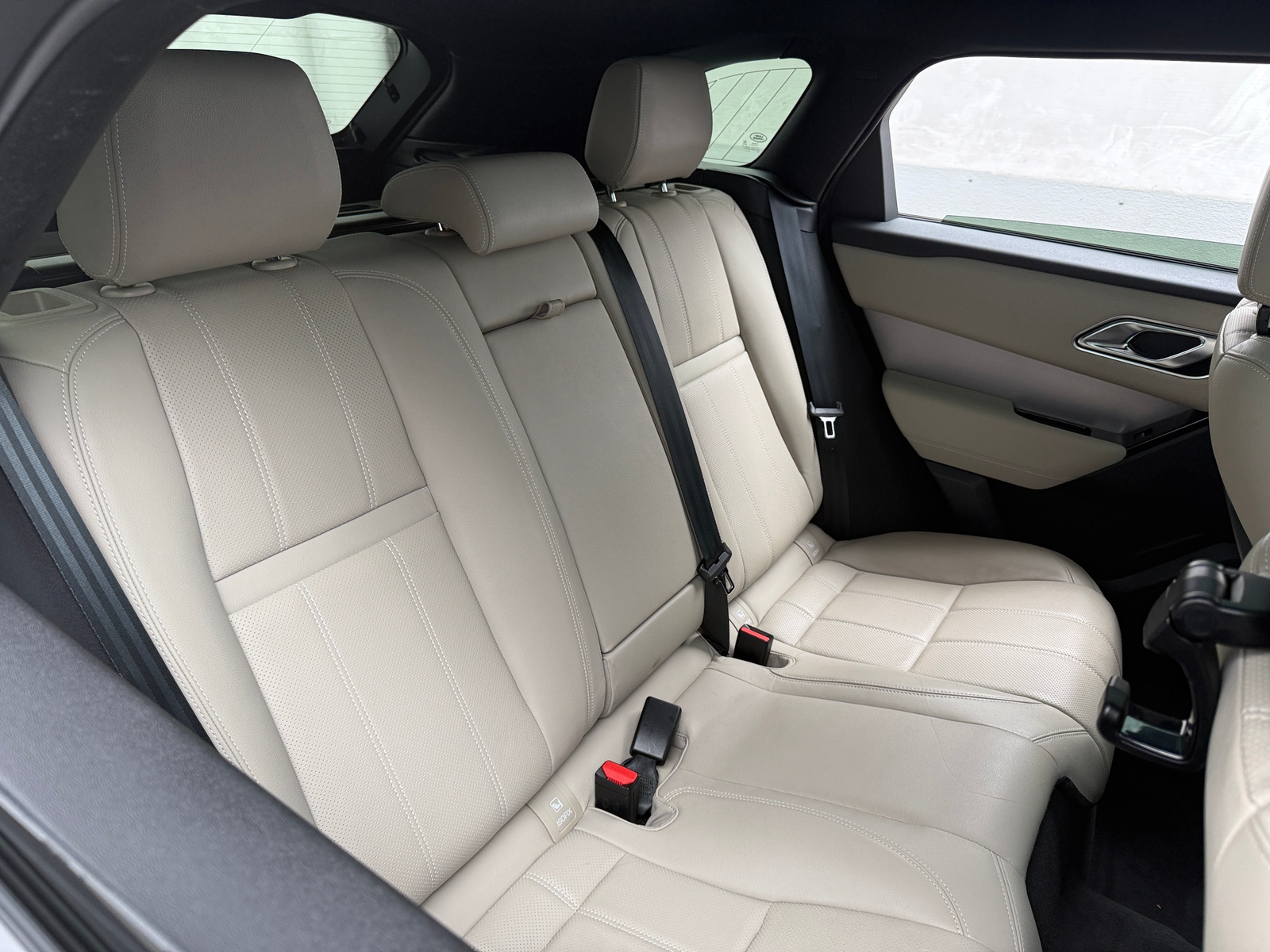 Thumbnail: 2023 Land Rover Range Rover Velar - 6