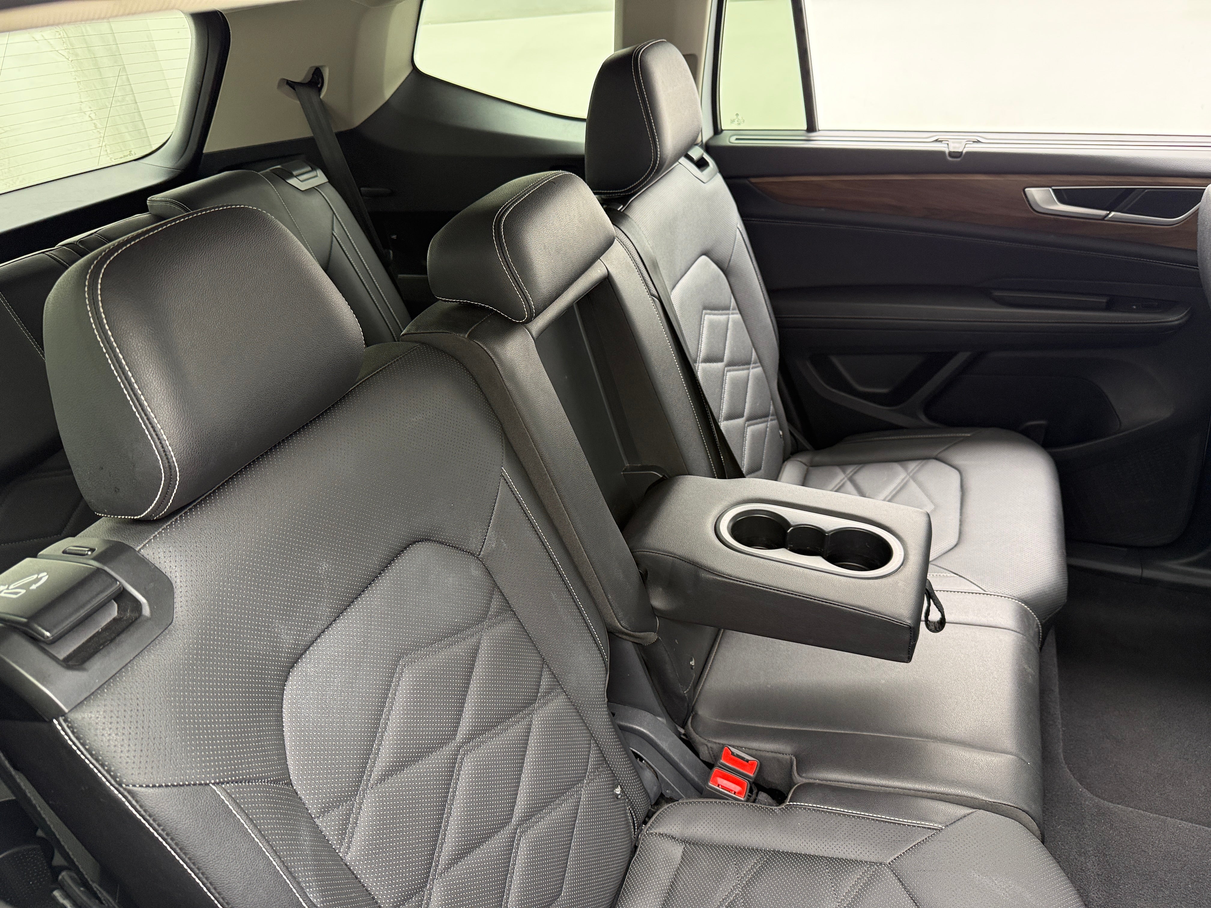 2025 Volkswagen Atlas SE w/Tech