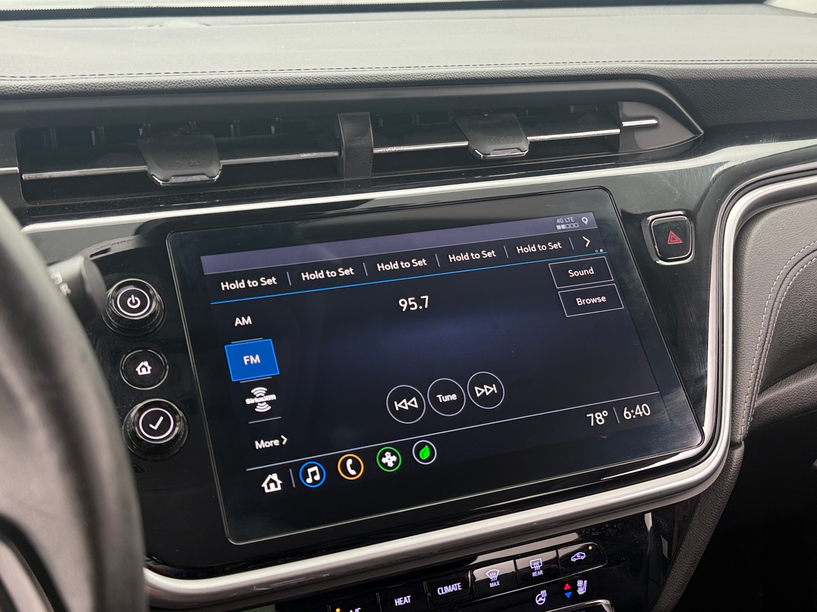 Thumbnail: 2022 Chevrolet Bolt EUV - 3