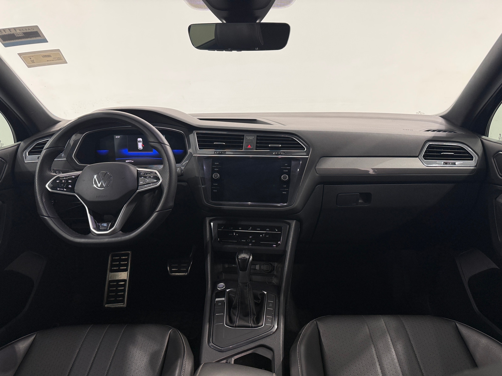 Thumbnail: 2022 Volkswagen Tiguan - 2