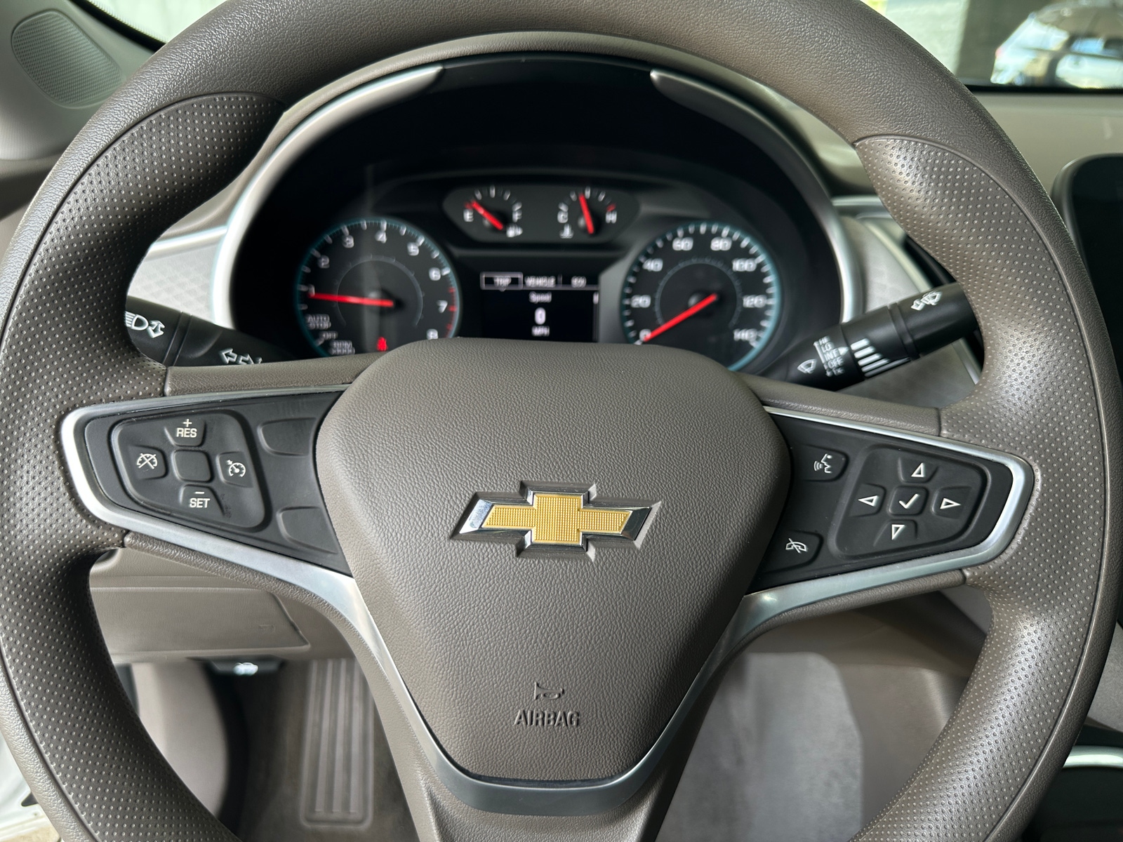 Thumbnail: 2022 Chevrolet Malibu - 5
