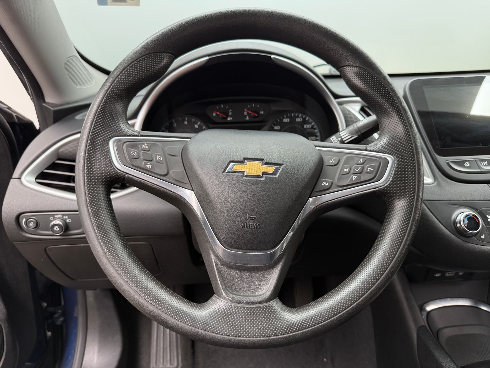 Thumbnail: 2022 Chevrolet Malibu - 5