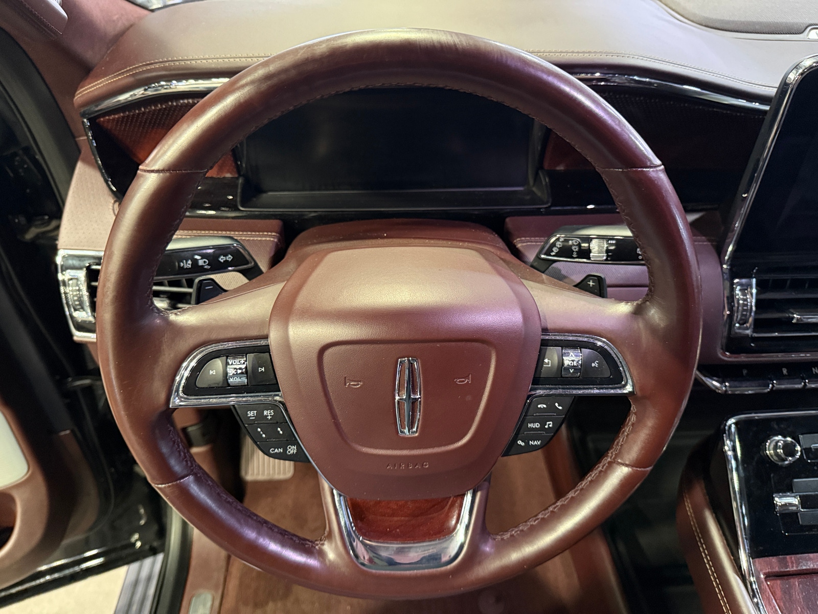 Thumbnail: 2020 Lincoln Navigator - 4