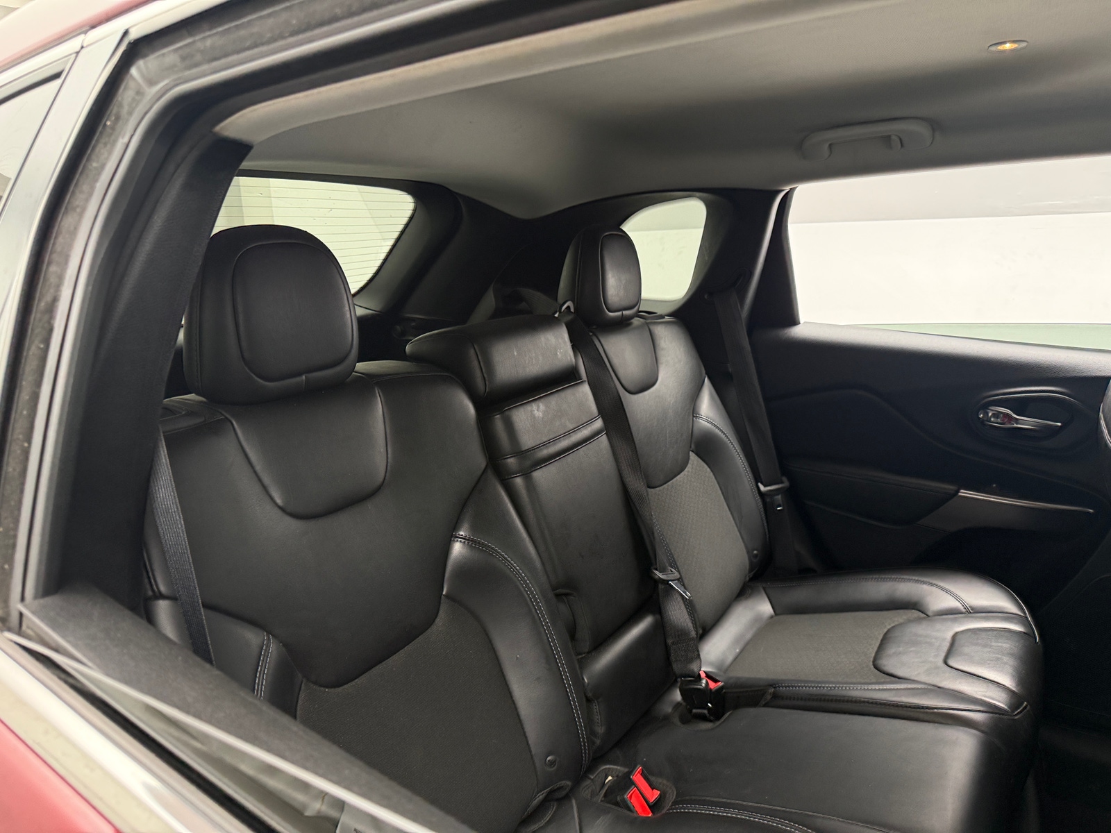 Thumbnail: 2019 Jeep Cherokee - 6