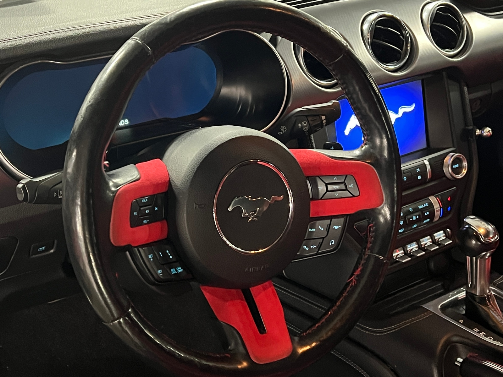 Thumbnail: 2019 Ford Mustang - 4