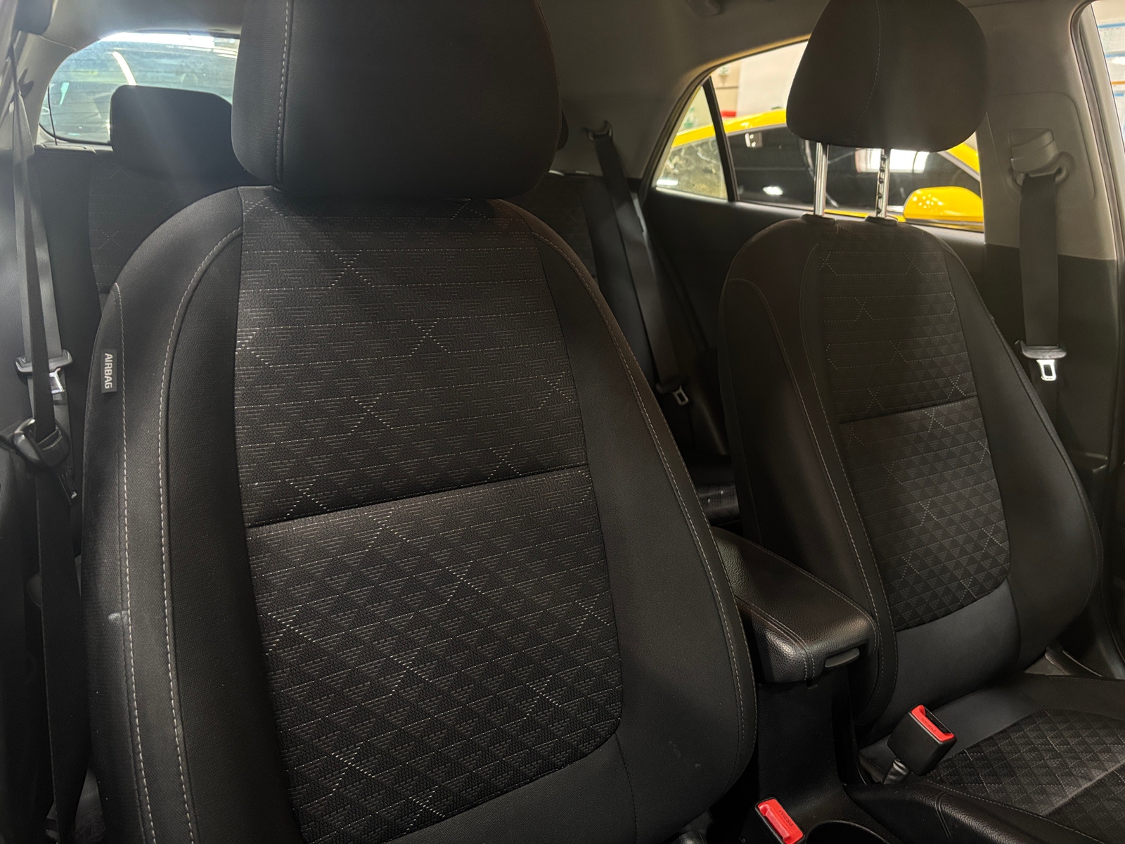 Thumbnail: 2019 Kia Rio - 2
