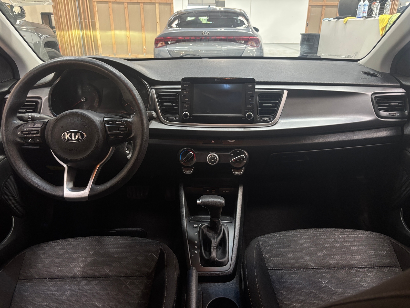 Thumbnail: 2019 Kia Rio - 3